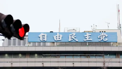 埃泽在左路：强化队友配合，一对一突破不再短板